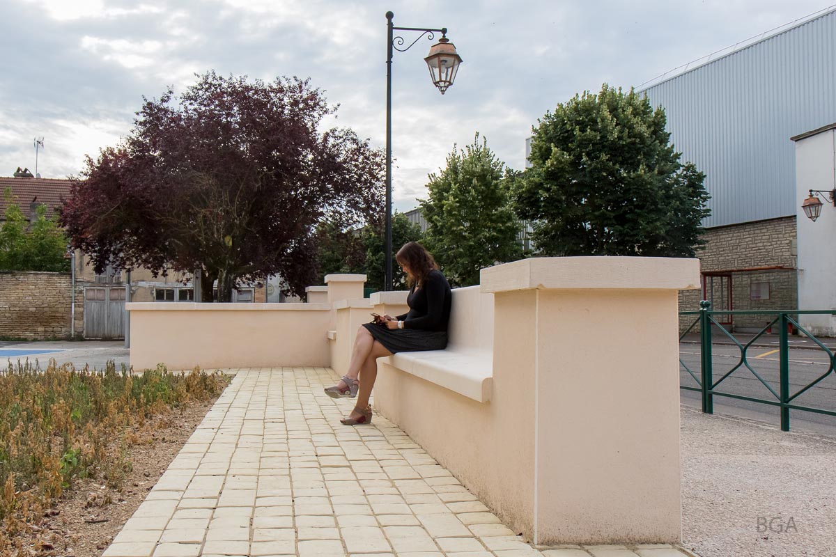 Alentour crée une nouvelle gamme de Mobilier Urbain en pierre reconstituée et béton décoratif