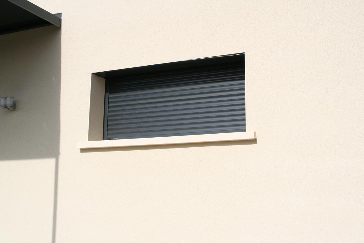 Seuil, appui de fenêtre en pierre naturelle, Uzès Gard 30