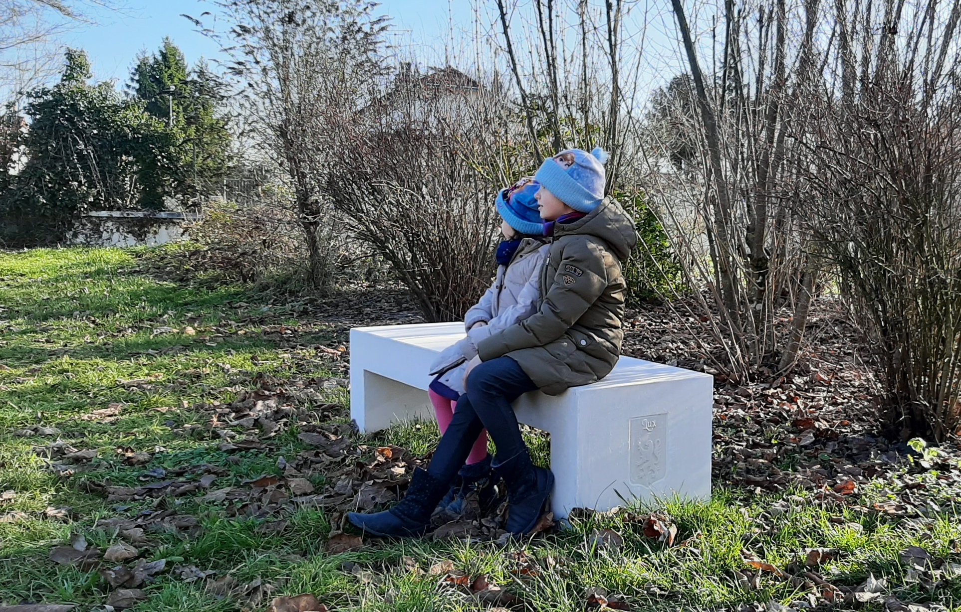 banc-beton-personnalise-mobilier-urbain-alentour-lux-bourgogne