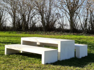 Banc en béton blanc contemporain