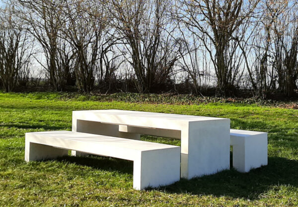 Banc en béton blanc contemporain