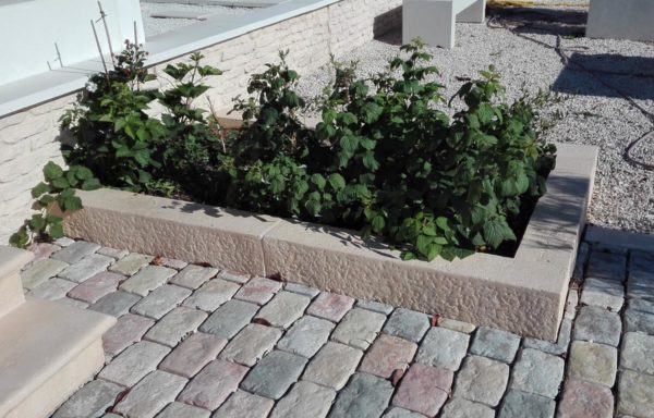 Bordure de jardin droite, jardinière modulable, aspect ciselé bouchardé, longueur 125, largeur 27 cm – Image 2