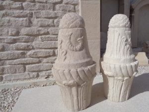 Borne de protection et anti-stationnement moulurée, modèle 4