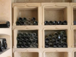 Casiers à bouteilles moulurés