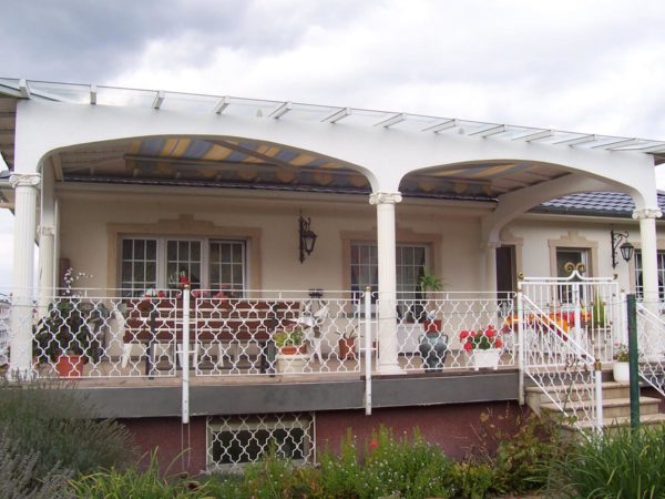 Chapiteau mouluré composite – Image 3