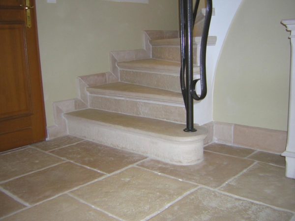 Marche escalier Abbatiale – Image 2