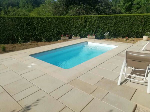 Margelle de piscine plate grenaillée – Image 2