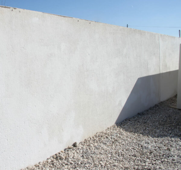 Muret de clôture monobloc aspect grenaillé