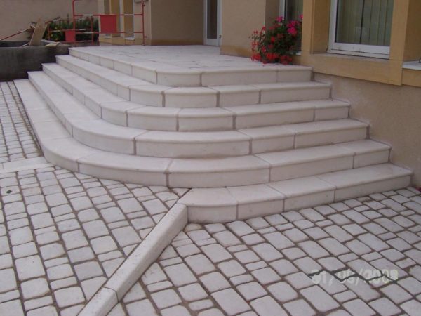 Marche escalier pleine droite et circulaire, aspect lisse – Image 3