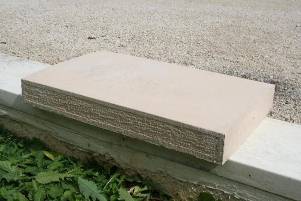 Couvertine bombée, ciselée et bouchardée – Image 4