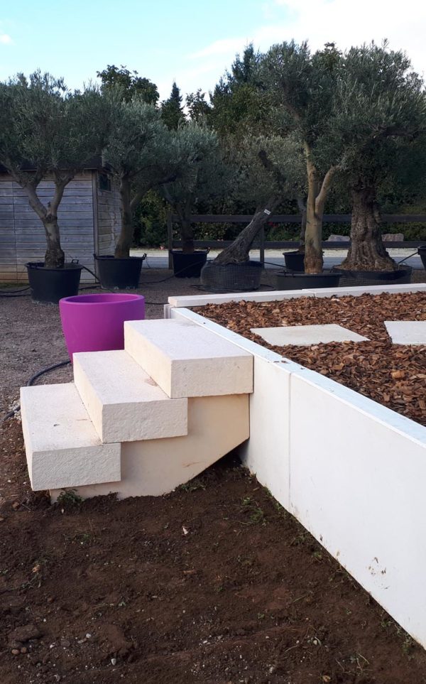 Bloc marche escalier (marche pleine droite), aspect ciselé bouchardé – Image 5