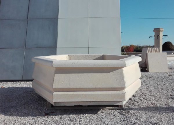 Petite fontaine centrale pour village ou jardin, en pierre reconstituée – Image 8