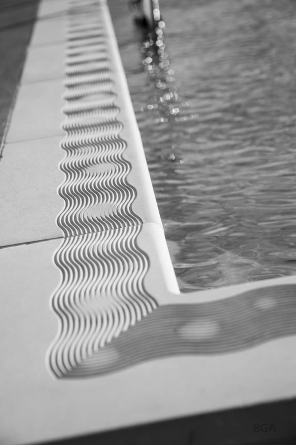 Margelle de piscine plate, modèle contemporain Lumière Vague – Image 6