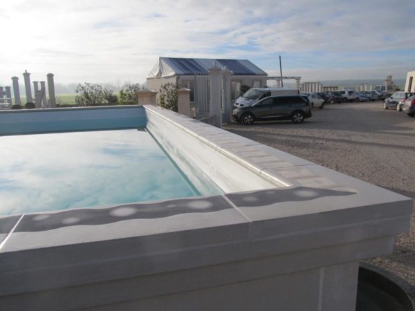 Margelle de piscine plate, modèle contemporain Lumière Vague – Image 16