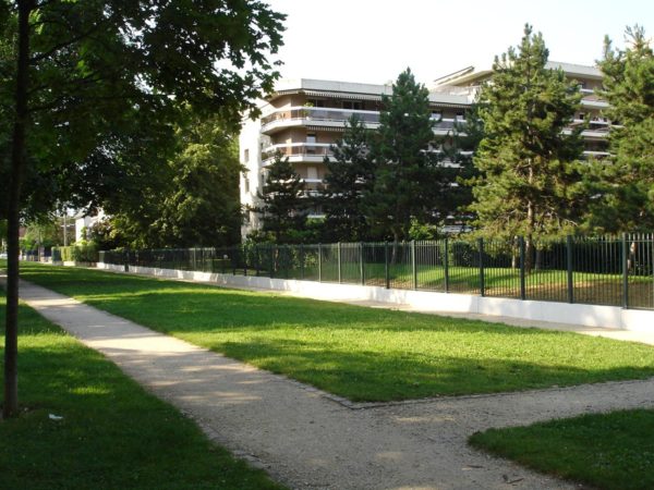 Muret de clôture monobloc aspect grenaillé – Image 9
