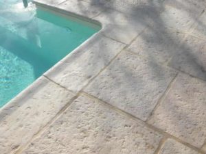 Margelle de piscine galbée