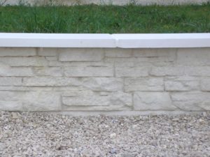 Muret de clôture aspect pierre sèche, monobloc