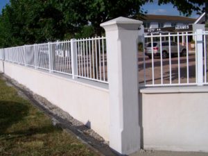 Pilier de portail et clôture 33 lisse-chanfreiné, gamme Décoration