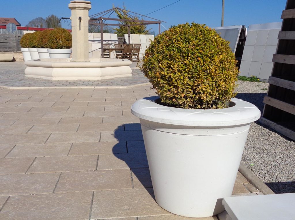 GRAND POT EN BÉTON FINITION ARGILE - 5.5D 4.5H main image 1