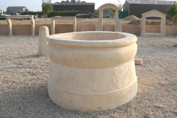 Puits de jardin en pierre reconstituée modèle 1
