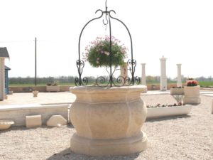 Puits de jardin en pierre reconstituée modèle 2