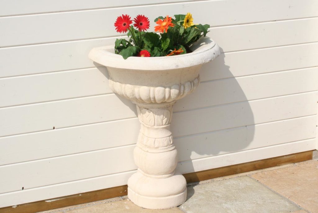 Vasque de jardin sur pied modèle 1 en pierre reconstituée