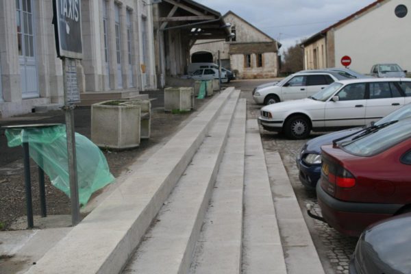 Bloc marche escalier (marche pleine droite), aspect ciselé bouchardé – Image 14
