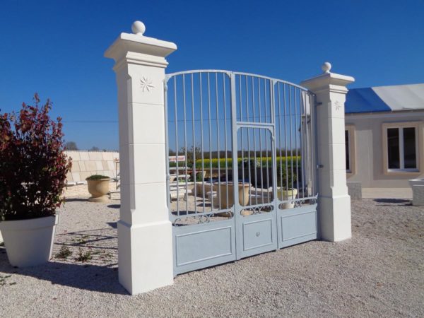 Piliers de portail lisse 40 et 50, gamme Provence, avec couronnement et boule – Image 3