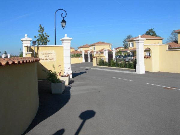 Piliers de portail lisse 40 et 50, gamme Provence, avec couronnement et boule – Image 6