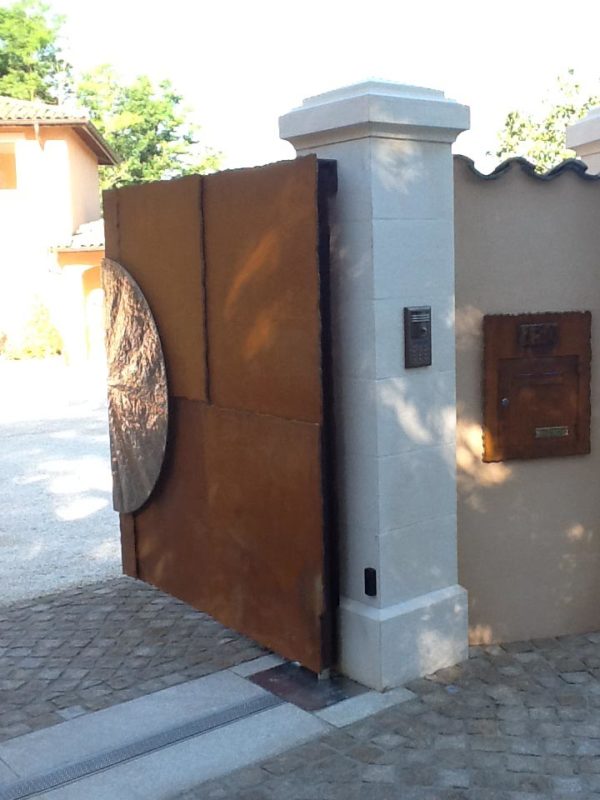 Piliers de portail et clôture 44, ciselé-bouchardé, gamme Décoration – Image 8