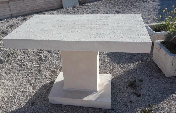 Table en béton aspect décoratif – Image 8