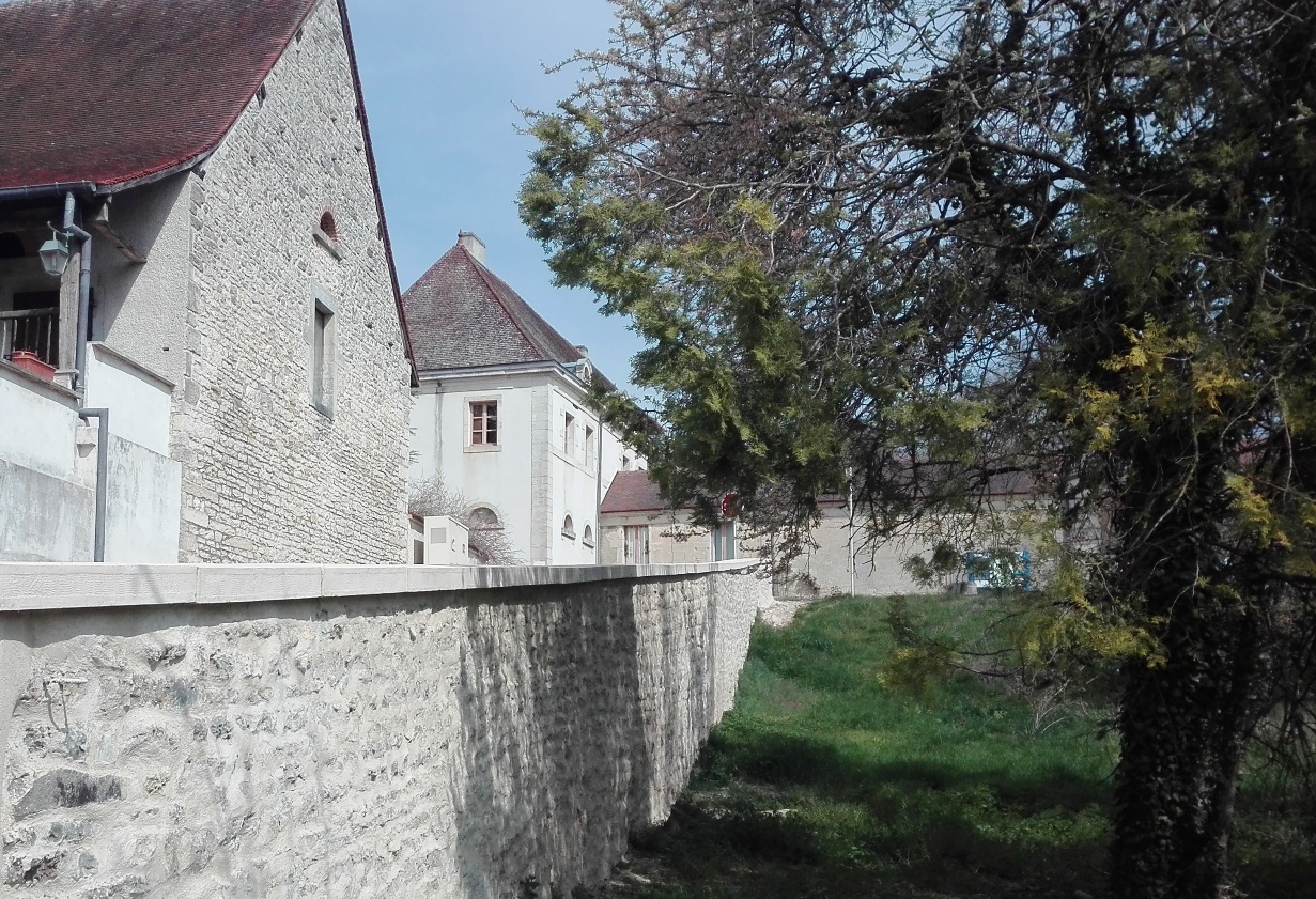 couvertine-mur-ancien-pierre-reconstituee-boucharde-chateau-arcelot-bourgogne