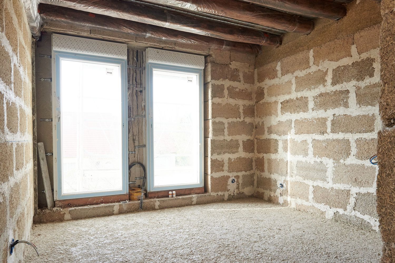 Isolation par l'intérieur en blocs de béton chanvre maison-eco-bloc-beton-chanvre-sol-chanvre-chaux-alentour-lux