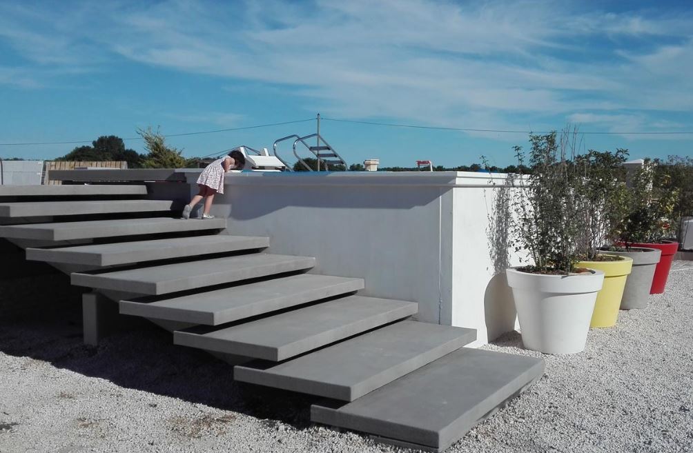 piscine-hors-sol-beton-prefabrique